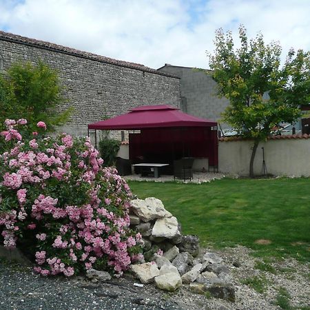 Maison Blanc Bed and Breakfast Gibourne Eksteriør billede